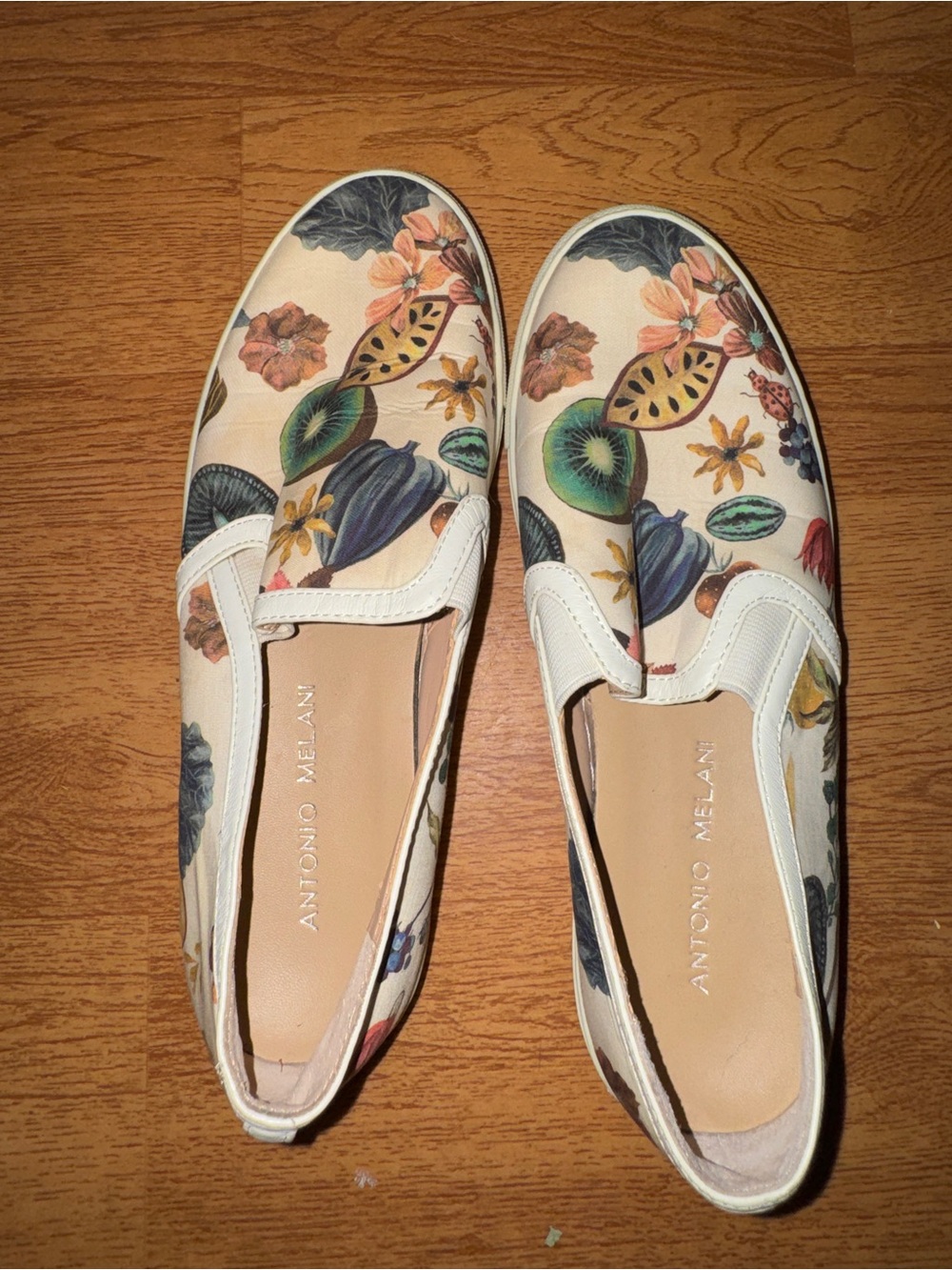 Antonio Melani Floral fruit Slip-On Loafer